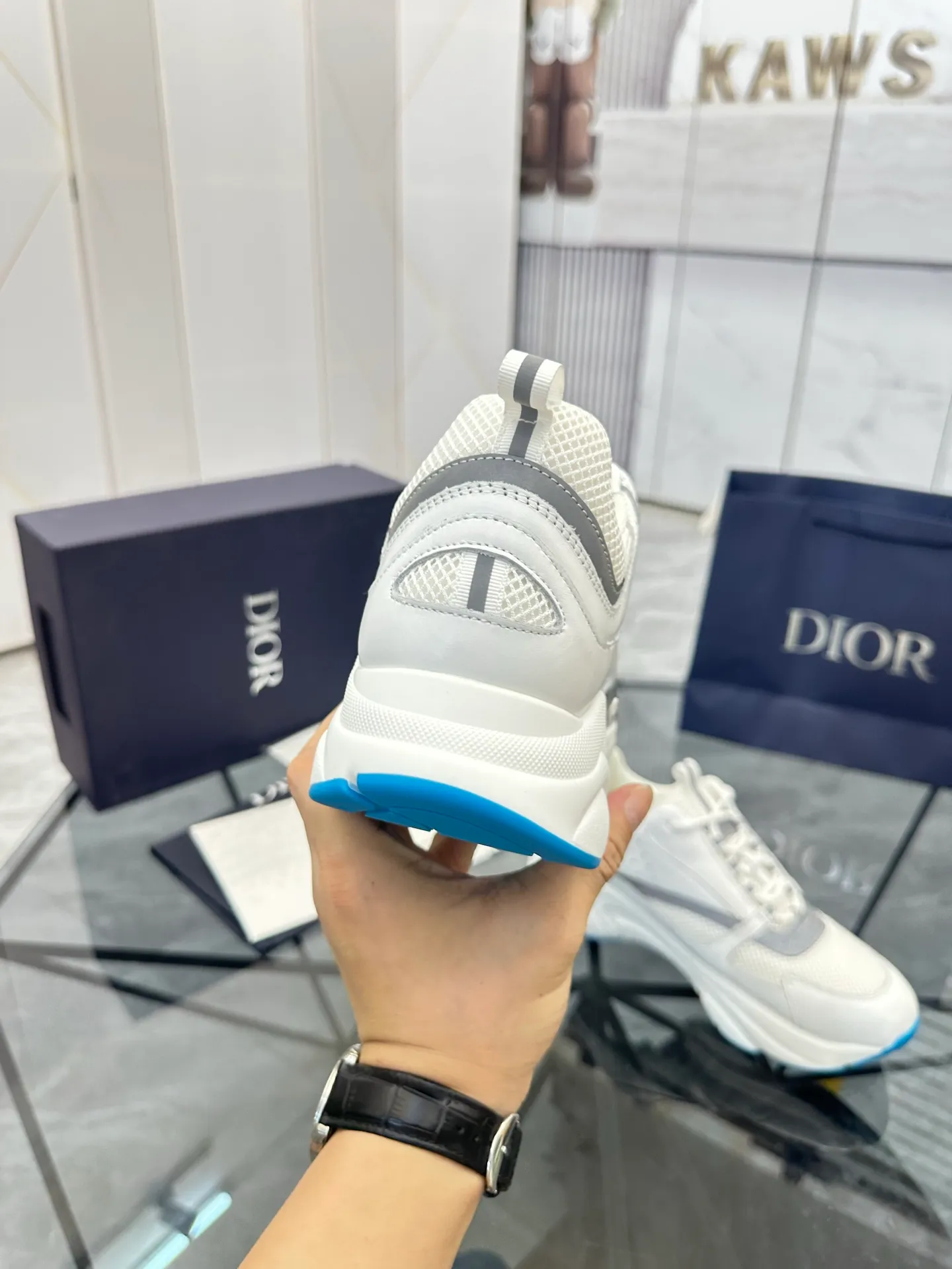 Men's shoes: 💰P460¥ Ready in Guangzhou, fully packaged Product trademark: Dior* "Dior*" low-top casual shoes Regular size: 38-46 (can be customized to 47) B22 Product materials: imported cowhide leather upper spliced ​​with original fabric, breathable lining, original outsole. Number: 920